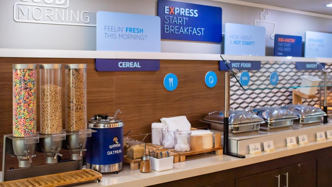 Holiday Inn Express Hickory - Hickory Mart By Ihg Exterior foto